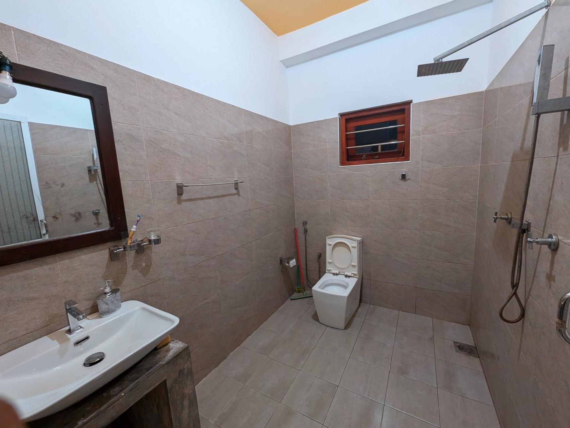 Albergue Costels Mirissa Habitación foto